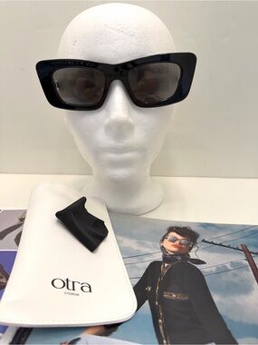 OTRA Eyewear Black Retro Cat-Eye Sunglasses Revolve